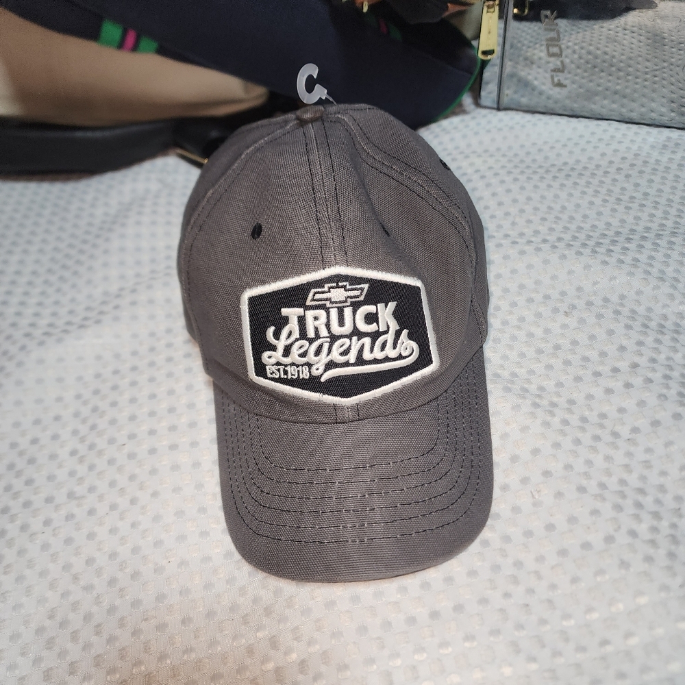 CHEVY TRUCK LEGENDS EUC MENS SIGNATURE BASEBALL CAP HAT